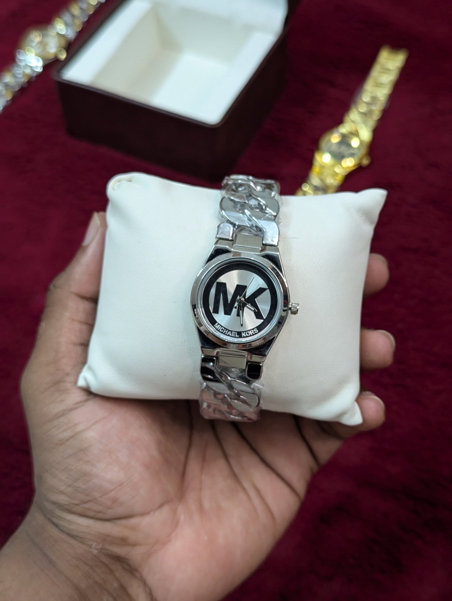 Inspired by MICHAEL KORS Stainless Steel fashionable Men's Or Ladis watches 502